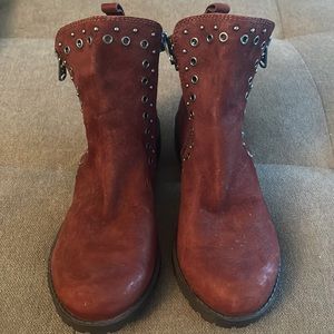 Size 7.5 burgundy/wine Lucky Brand ankle boots